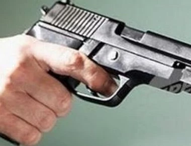 Φρίκη στη Λάρισα: 19χρονος αυτοπυροβολήθηκε σε κοινή θέα